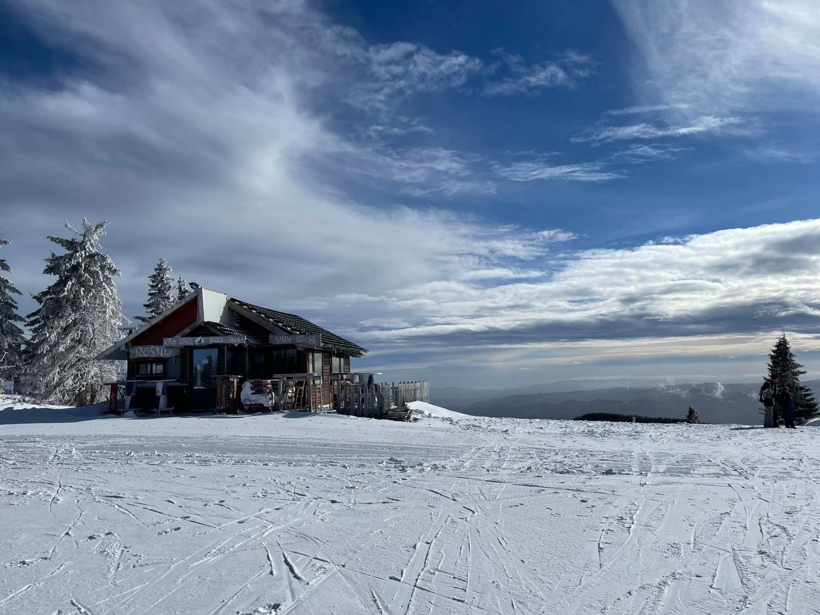 Kopaonik — planina za sva godišnja doba Planinska kućica na Kopaoniku zimi